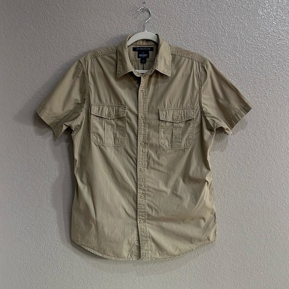 Old Navy Adult Man Size Small khaki Button Up Casual Short Sleeve Shirt Slim Fit - Picture 1 of 9